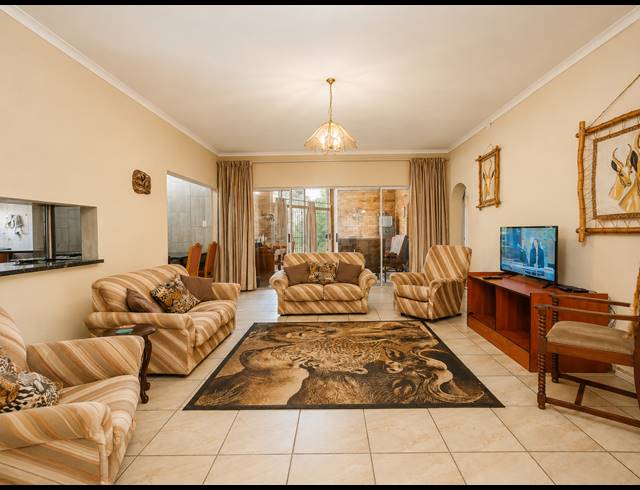 3 BEDROOM HOUSE FOR SALE IN THREE RIVERS EAST